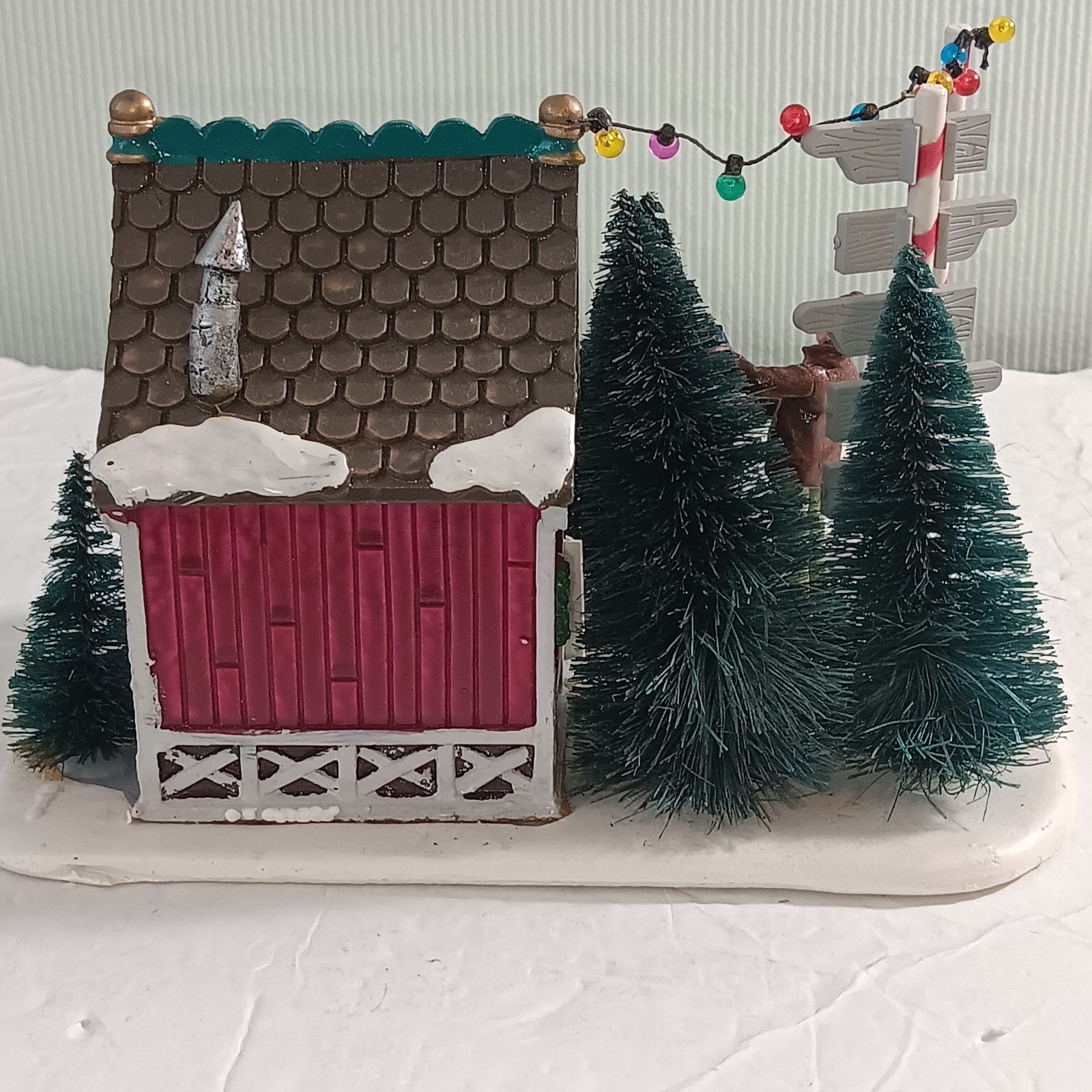 LEMAX St. Nicholas’s Tree Lot 3D Village Family Christmas Scene