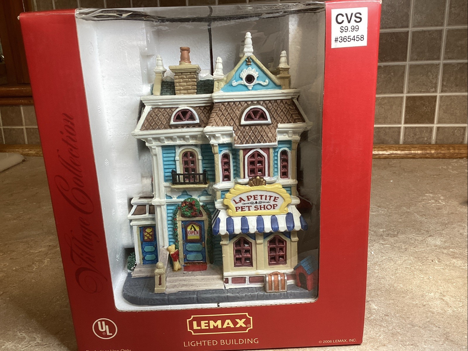Lemax La Petite Pet Shop – Lit Building In Original Box W/ Light Cord-8” T
