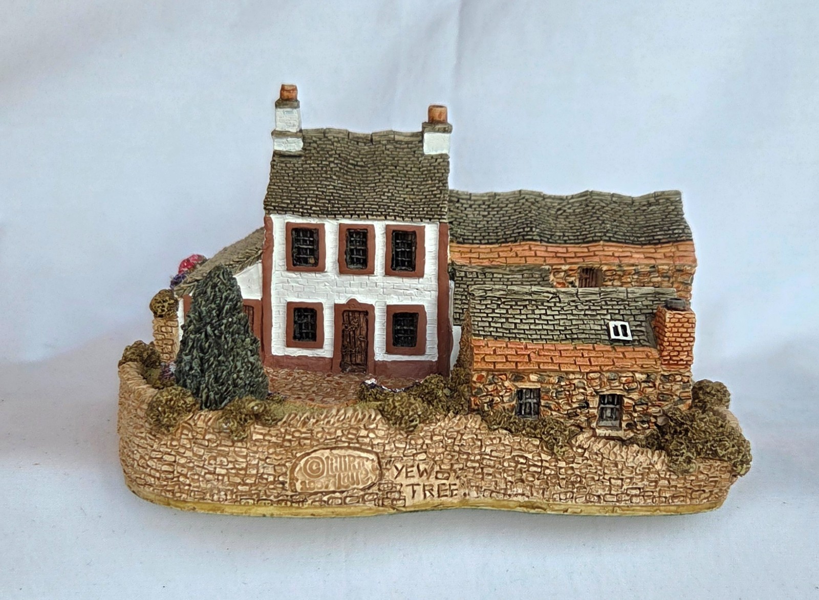 Lilliput Lane YEW TREE FARM, Collectors Club, FREE SHIPPING
