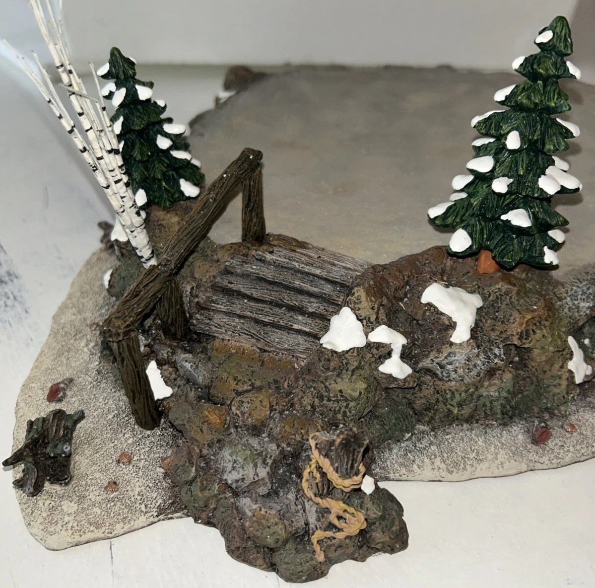 Dept 56 Craggy Cliff Platform #56.52794 Village Accessories NIB Retired Trees