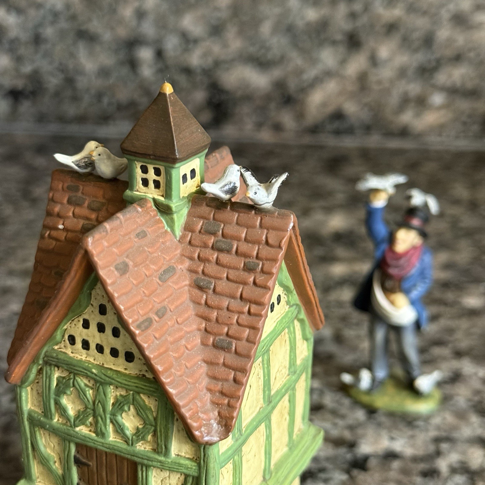 Vintage Dept 56 The Dickens Village Series The Hedgerow Dovecote # 56.58524
