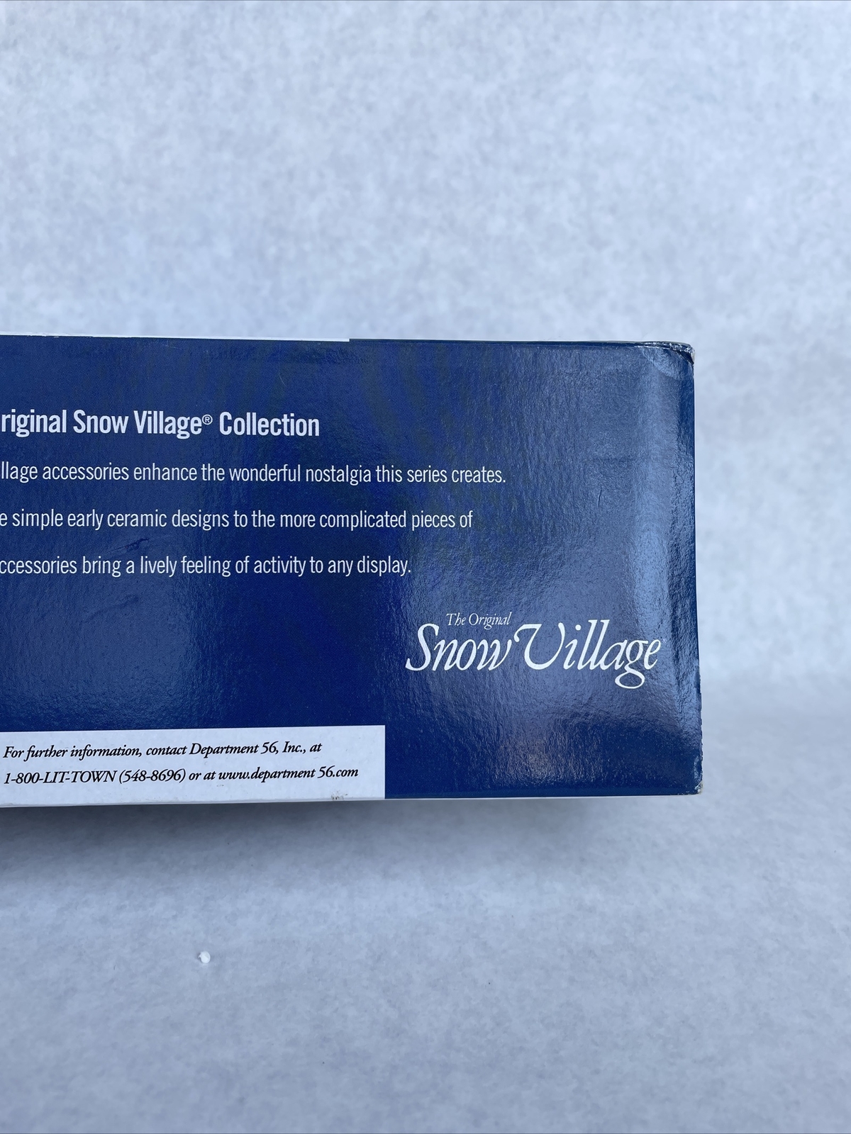 DEPT 56 SNOW VILLAGE SERIES “THE LOONEY TUNES” ANIMATION FILM FESTIVAL