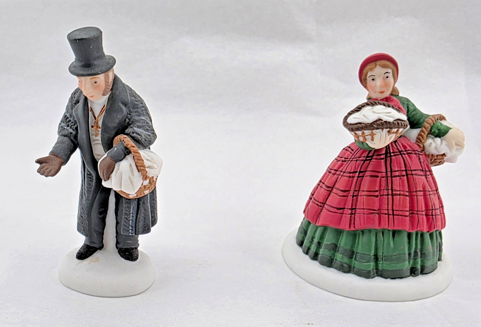 Dept 56 The Spirit Of Giving Heritage Village Accessory 58322 MISSING ONE PIECE