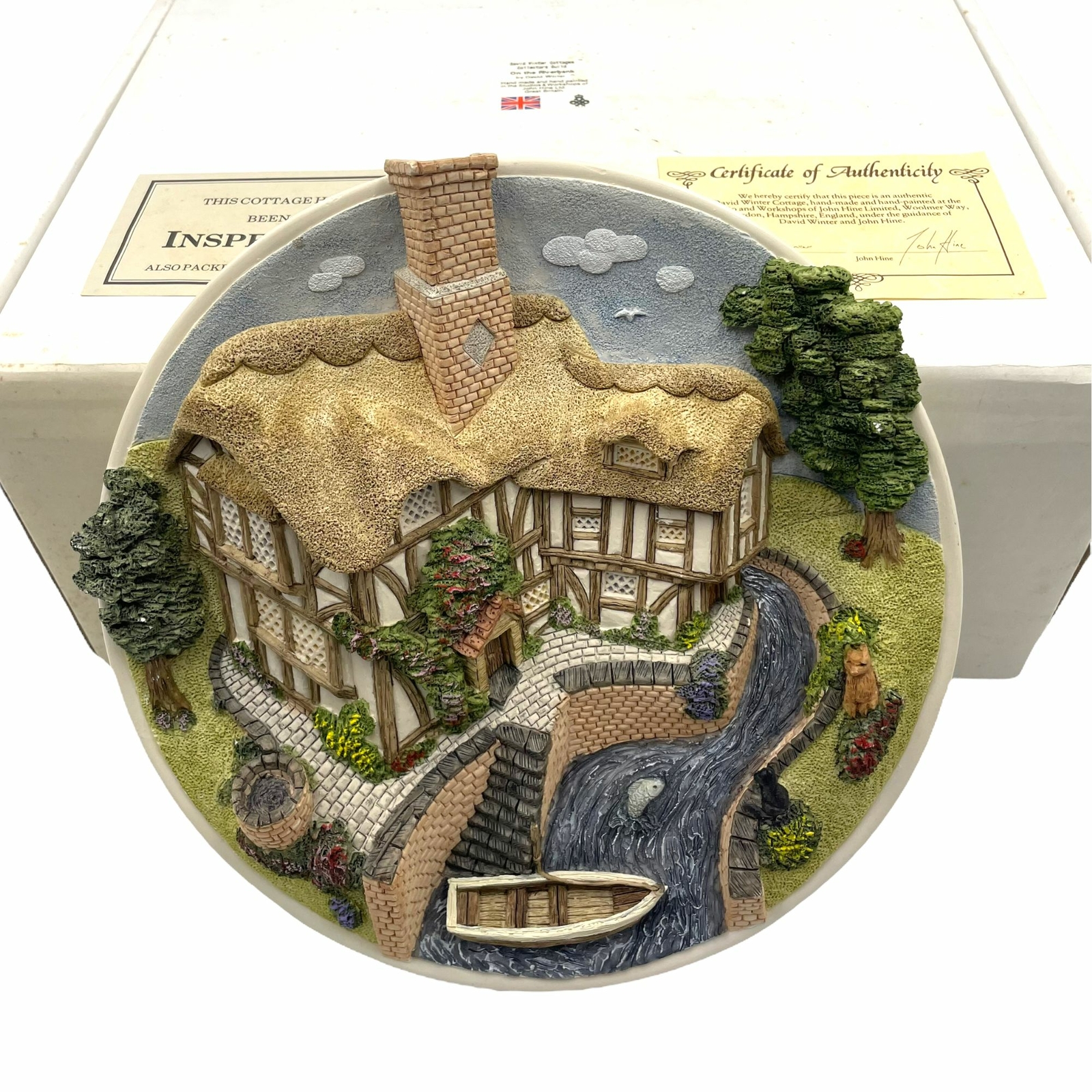 David Winter Cottages On the Riverbank Wall Hanging Plaque Plate Guild 1990 COA