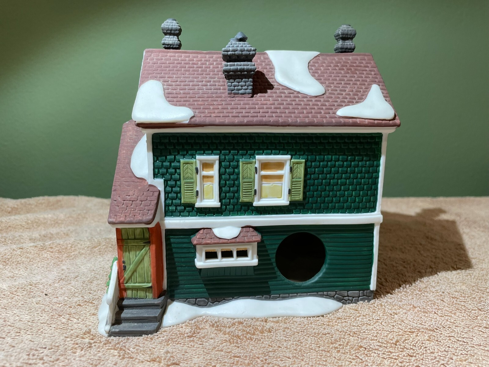 “Captain’s Cottage” – Dept 56 -New England Village Series – #5947-1