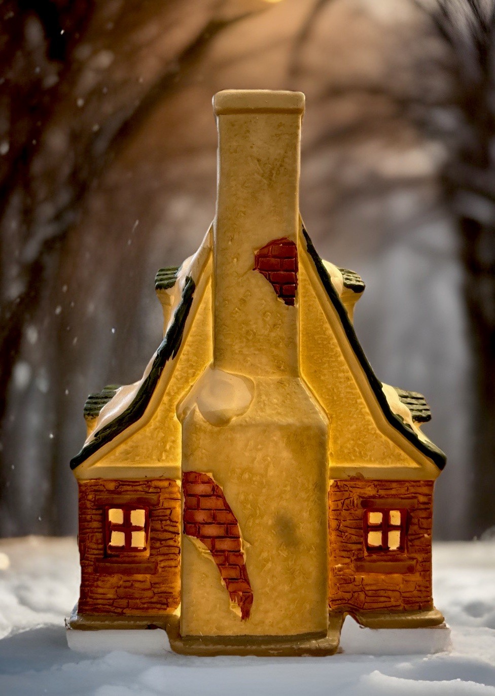 Vintage Trim A Home “Santa’s Village” 15 Piece Hand-Painted Porcelain Box Light