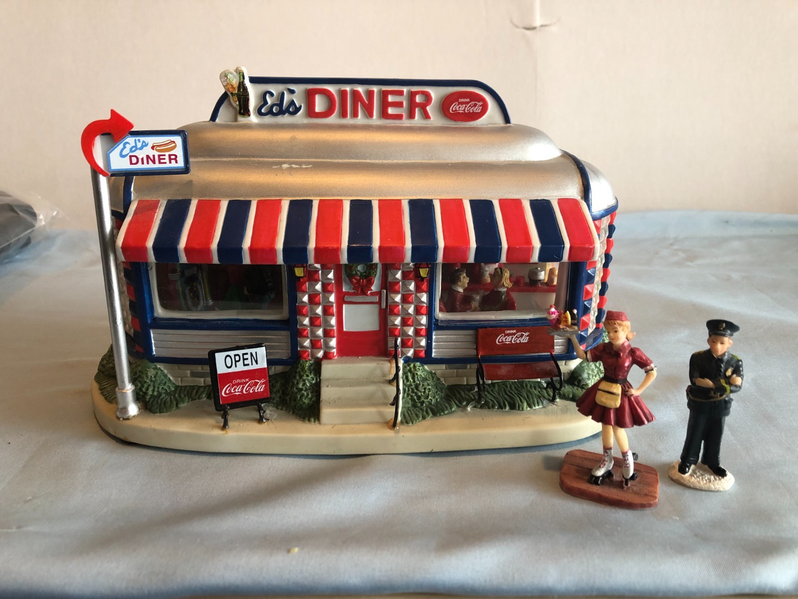 Ed’s Diner Coca Cola WORKS Main Street Collection 2006 w 2 People #F49
