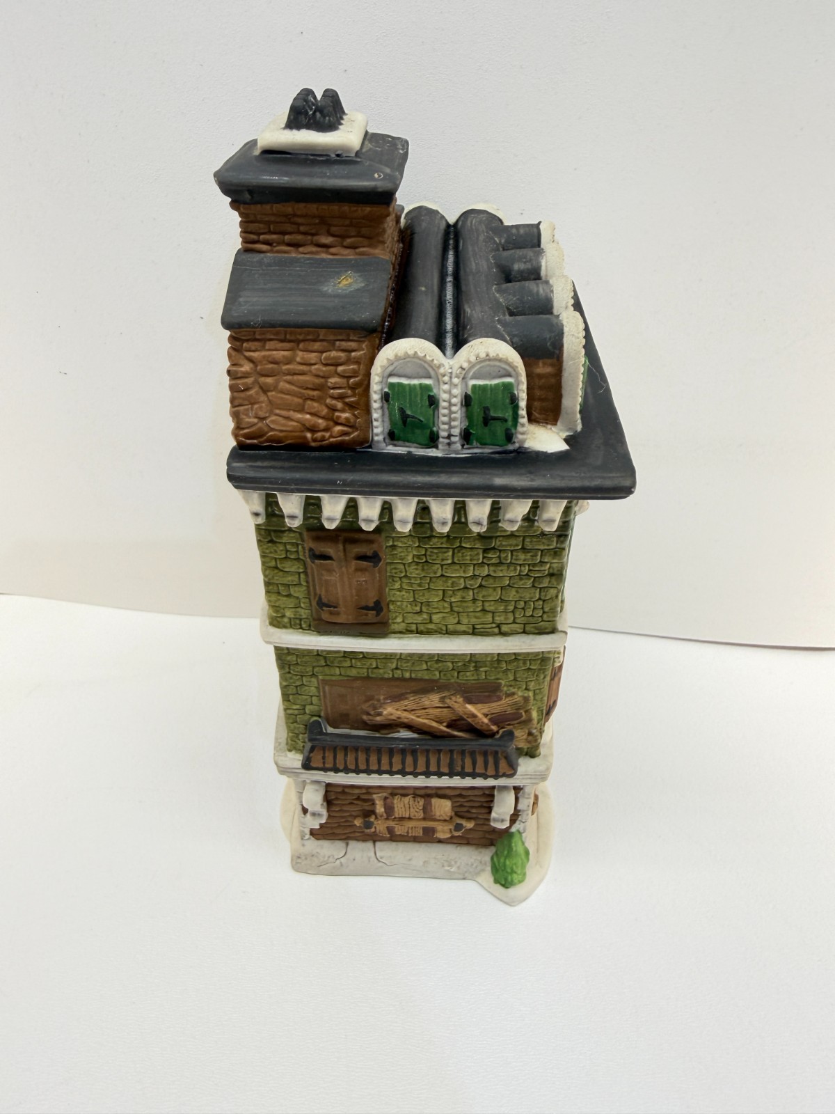 Dept 56 Dickens Village The Flat of Ebenezer Scrooge Porcelain House 5587-5