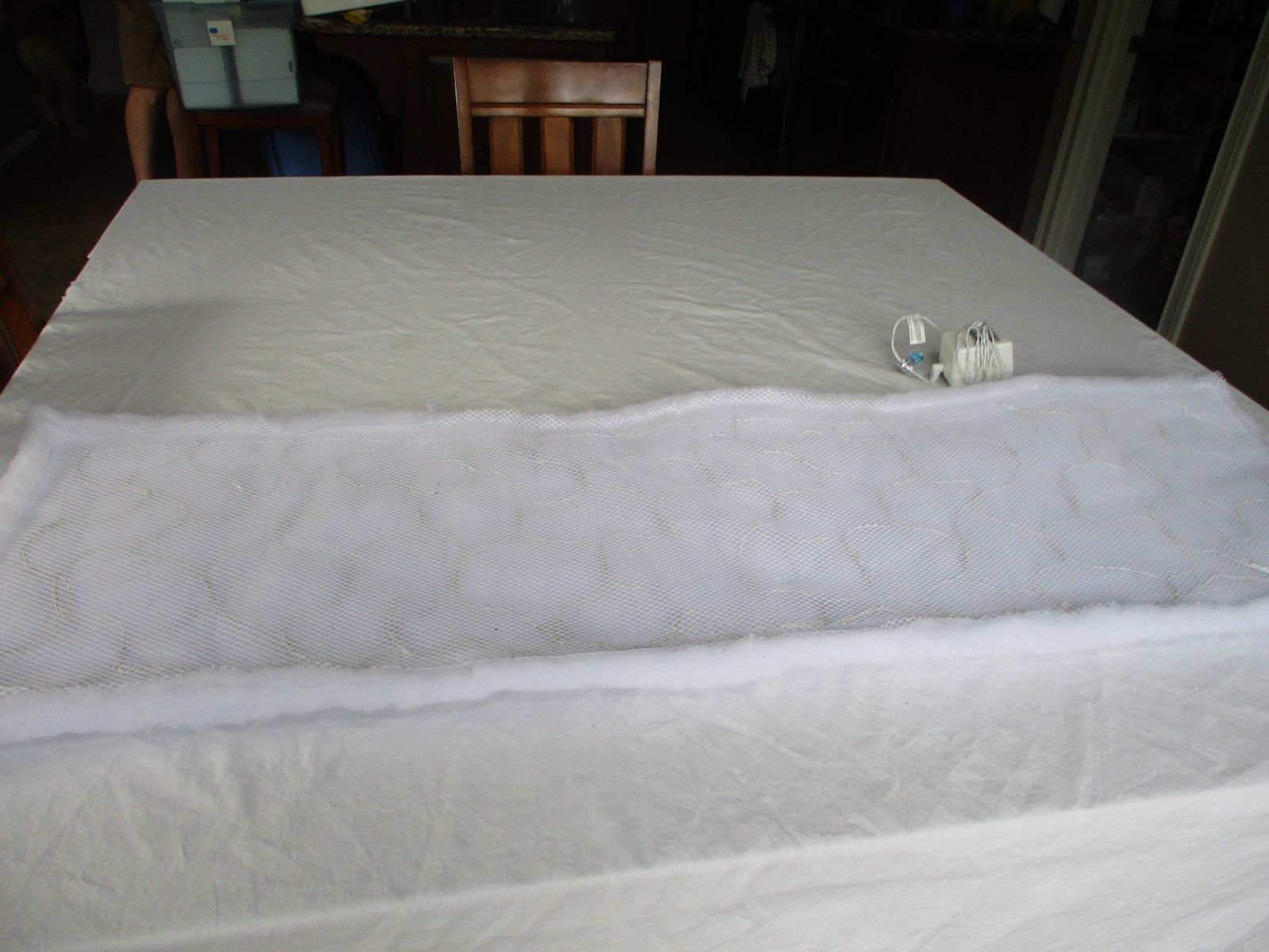 Christmas Village Lighted “snow” Electric Table Runner 48 X 14 Inches 3 Settings