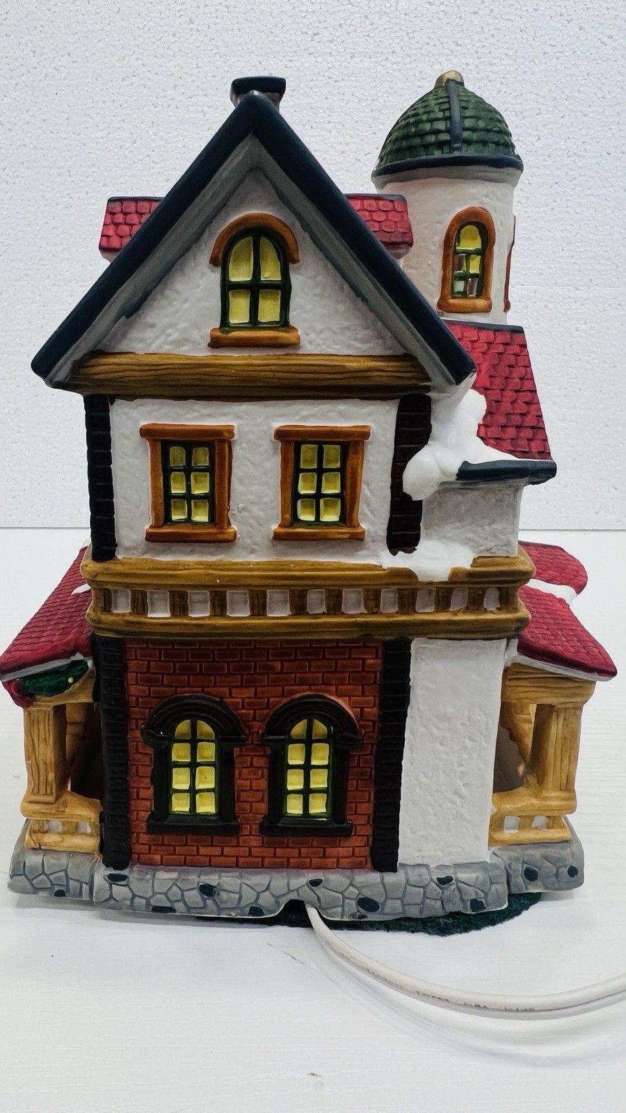 Copperfield Keepsake “Gifts & Antiques” Porcelain Lighted House Excellent !