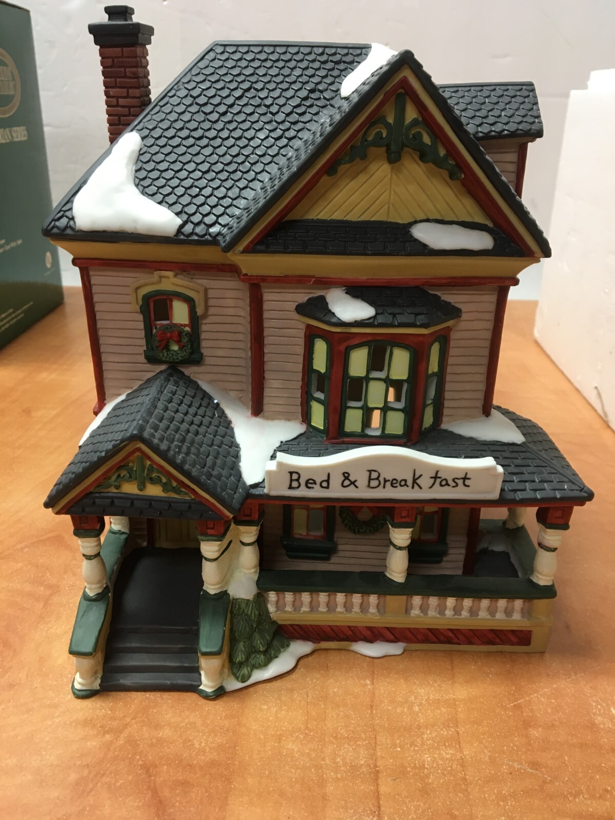 Dickens Collectables Victorian Series Bed And Breakfast Lighted Christmas House