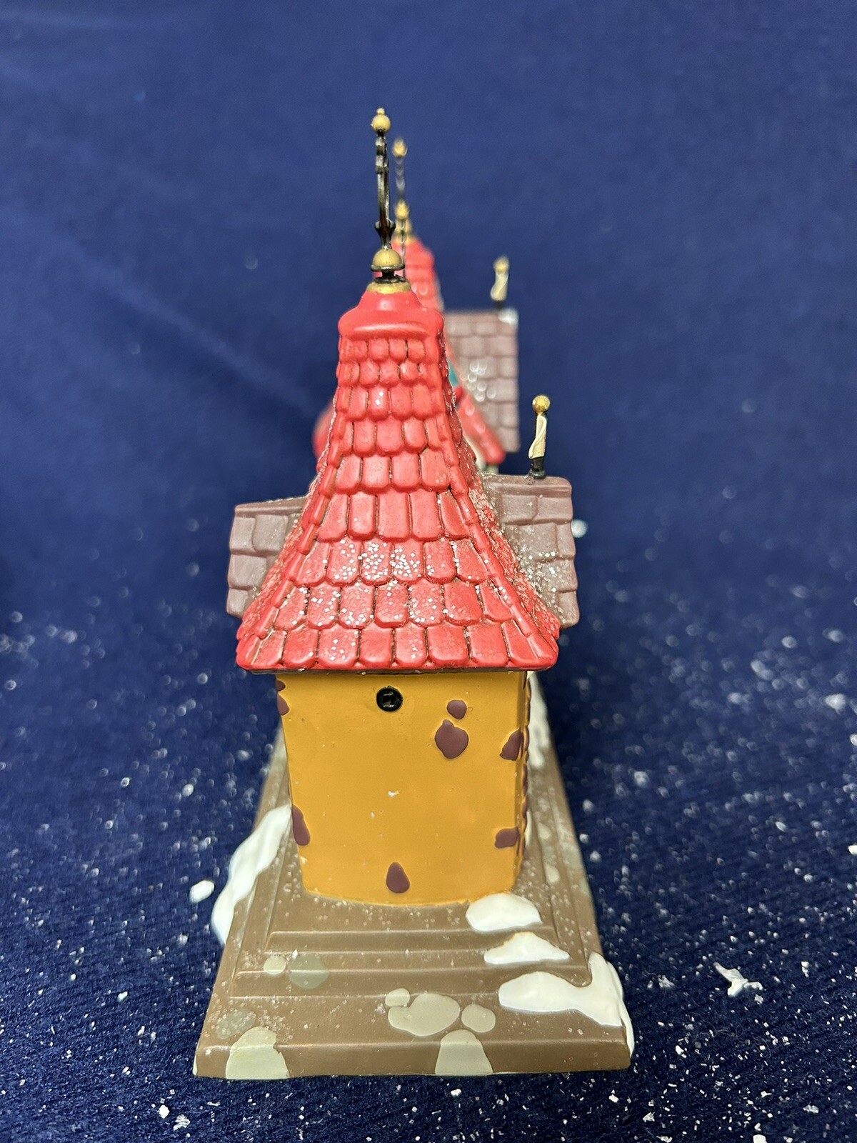 The Heritage Village Collection Dept 56 NorthPoleSeries Welcome to ElfLand 56431