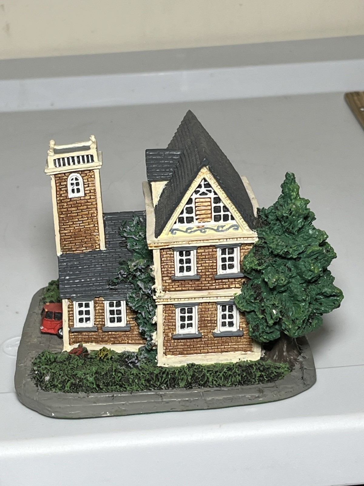 Vtg 1994 Santa’s Best Christmas In New England Village Fire Station 3-1/2” Resin