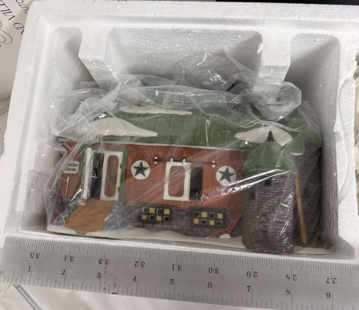 DEPT 56 Pennsylvania Dutch Barn Jannes Mullet Amish Barn & Buggy, People, Animal