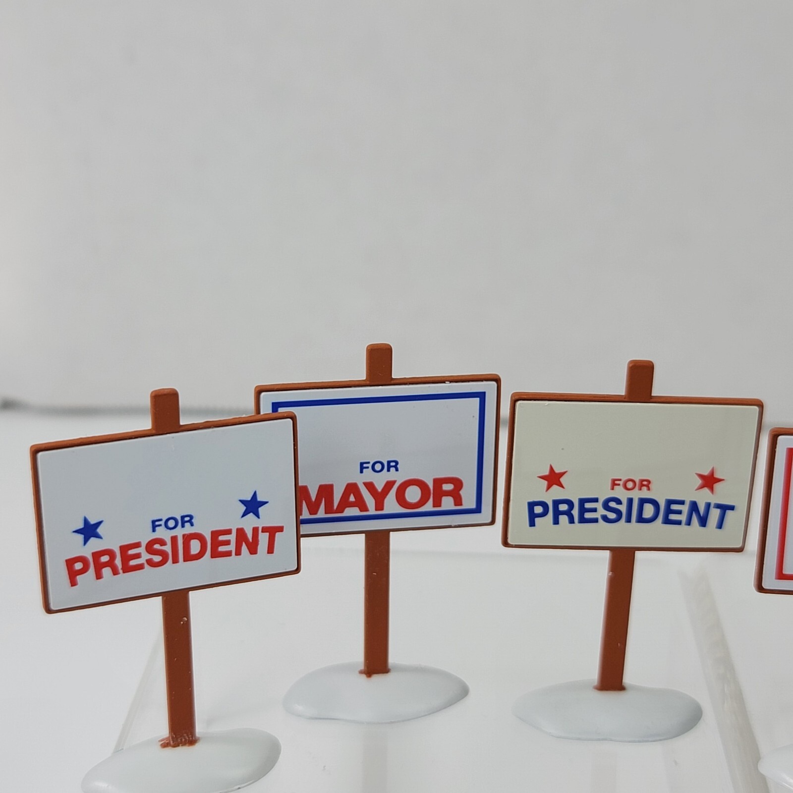 2 Sets Dept 56 Snow Village Election Yard Signs 12 Pc Vote For President Mayor