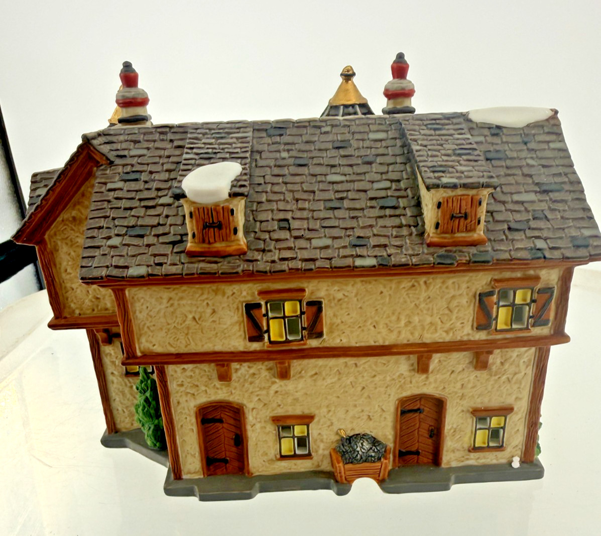 Department 56 Dickens Village Howard Street Row Houses 2004 Lighted Building