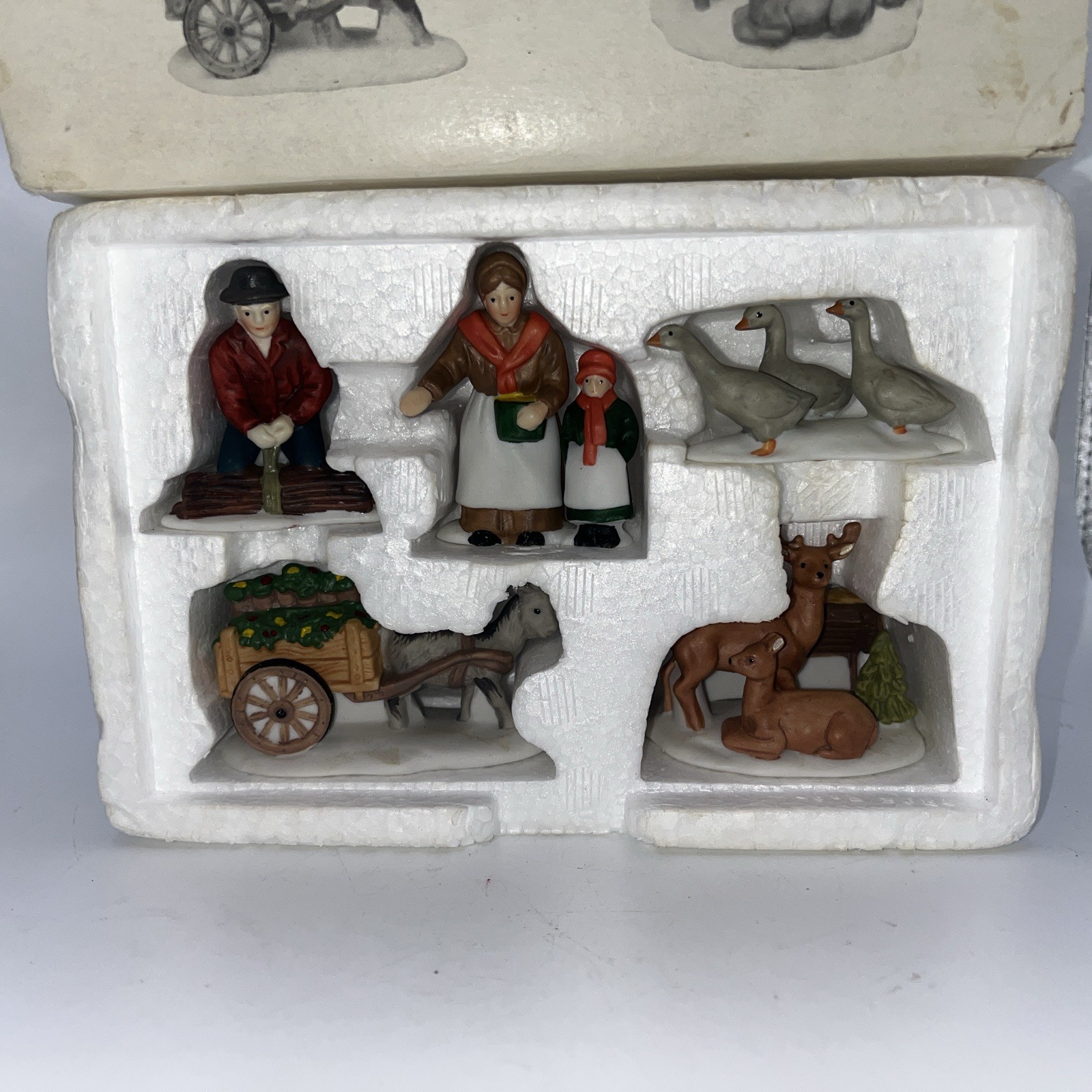 Department 56 Vintage Heritage Village Farm People & Animals Set Of 5 5901-3 EUC