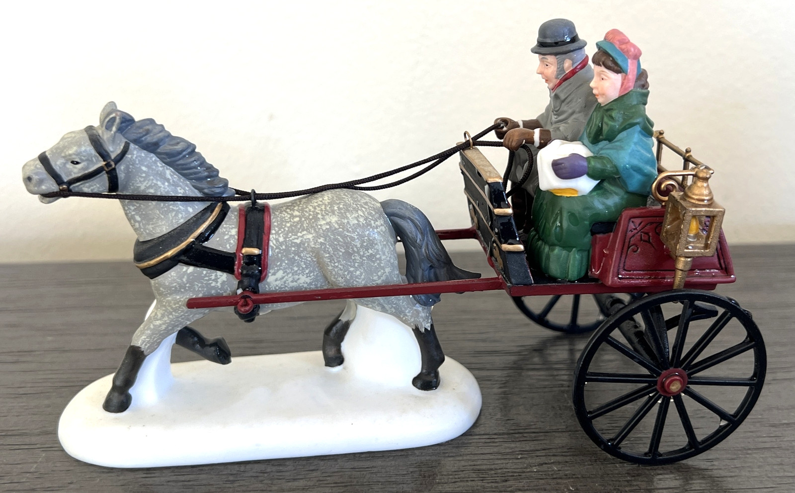 Dept 56 Dickens Village “RED CHRISTMAS SULKY” 58401 Horse & Carriage *Read Desc.