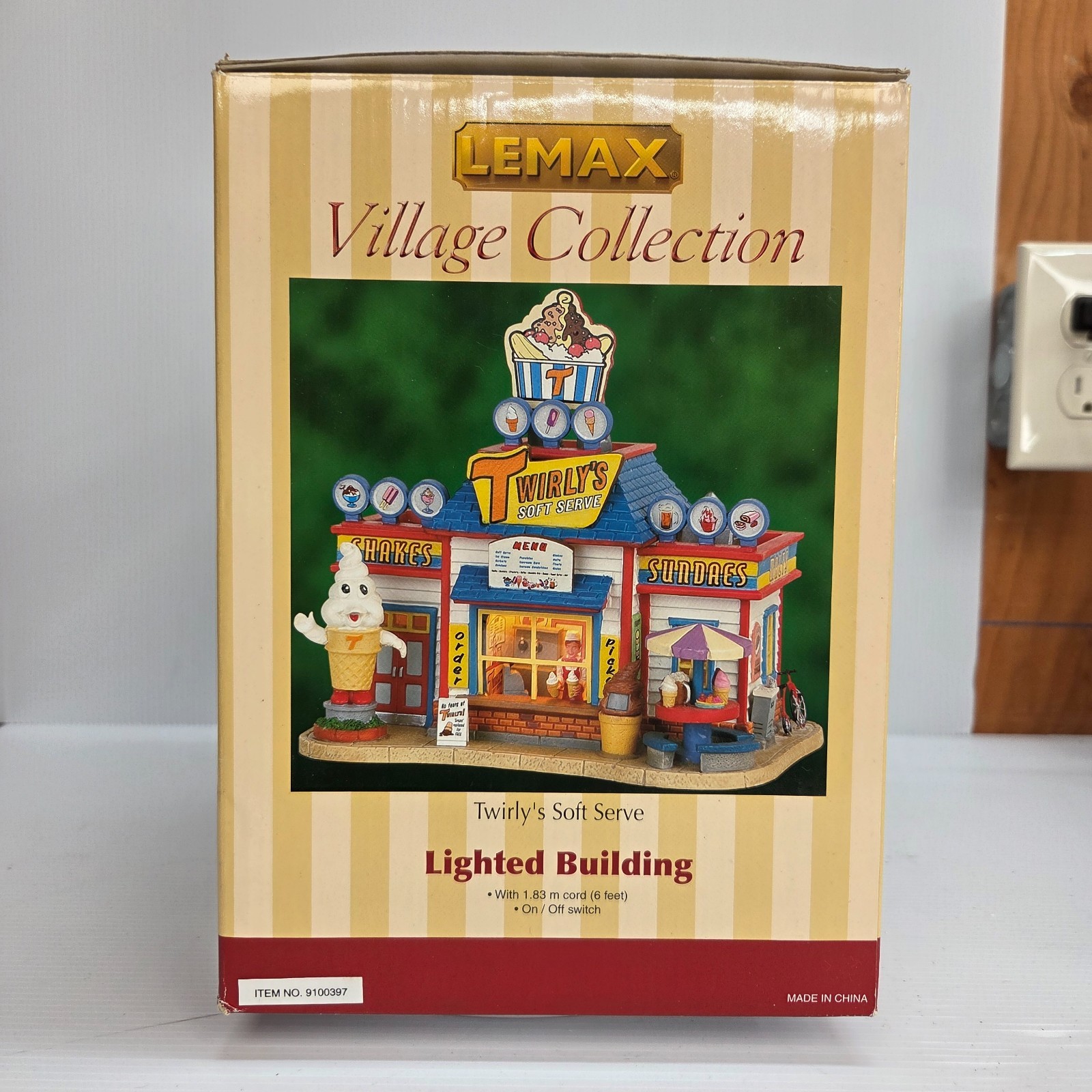 Lemax Twirly’s Soft Serve 75526 Factory Sealed Retired 2007 Lighted Building