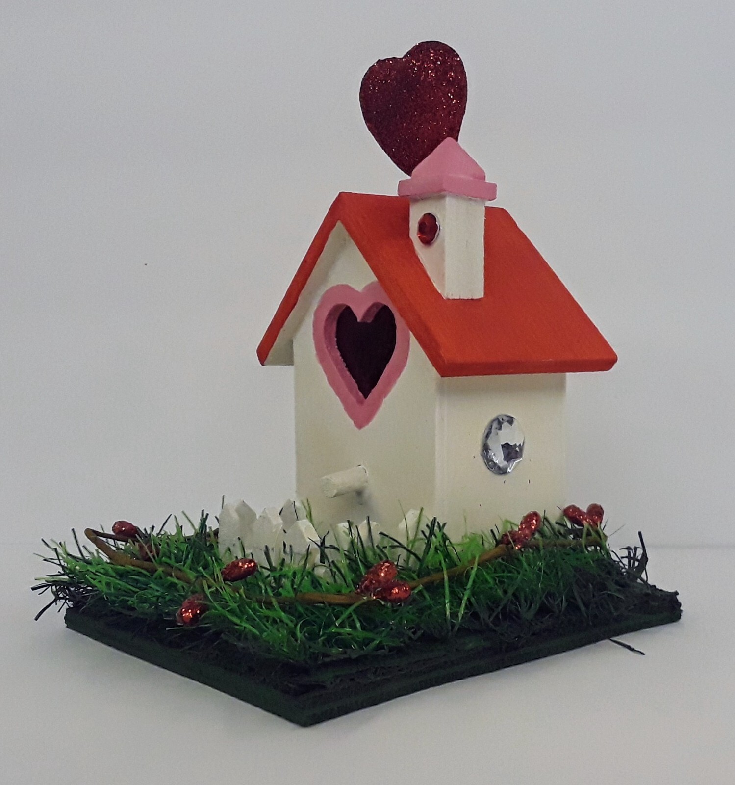 NEW – LIGHTED HOUSE “LOVE GIFT” Red, White & Pink w/Red Heart for LOVE