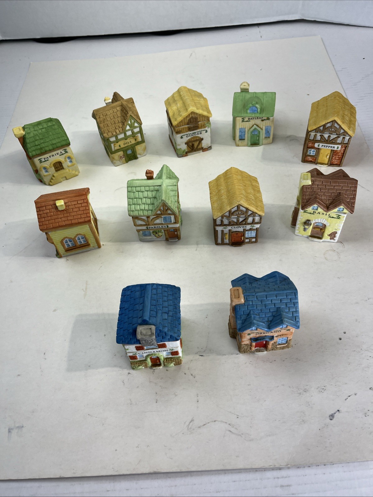 Seasoning Cottages Lot of 11 – 1994 Vintage Z39