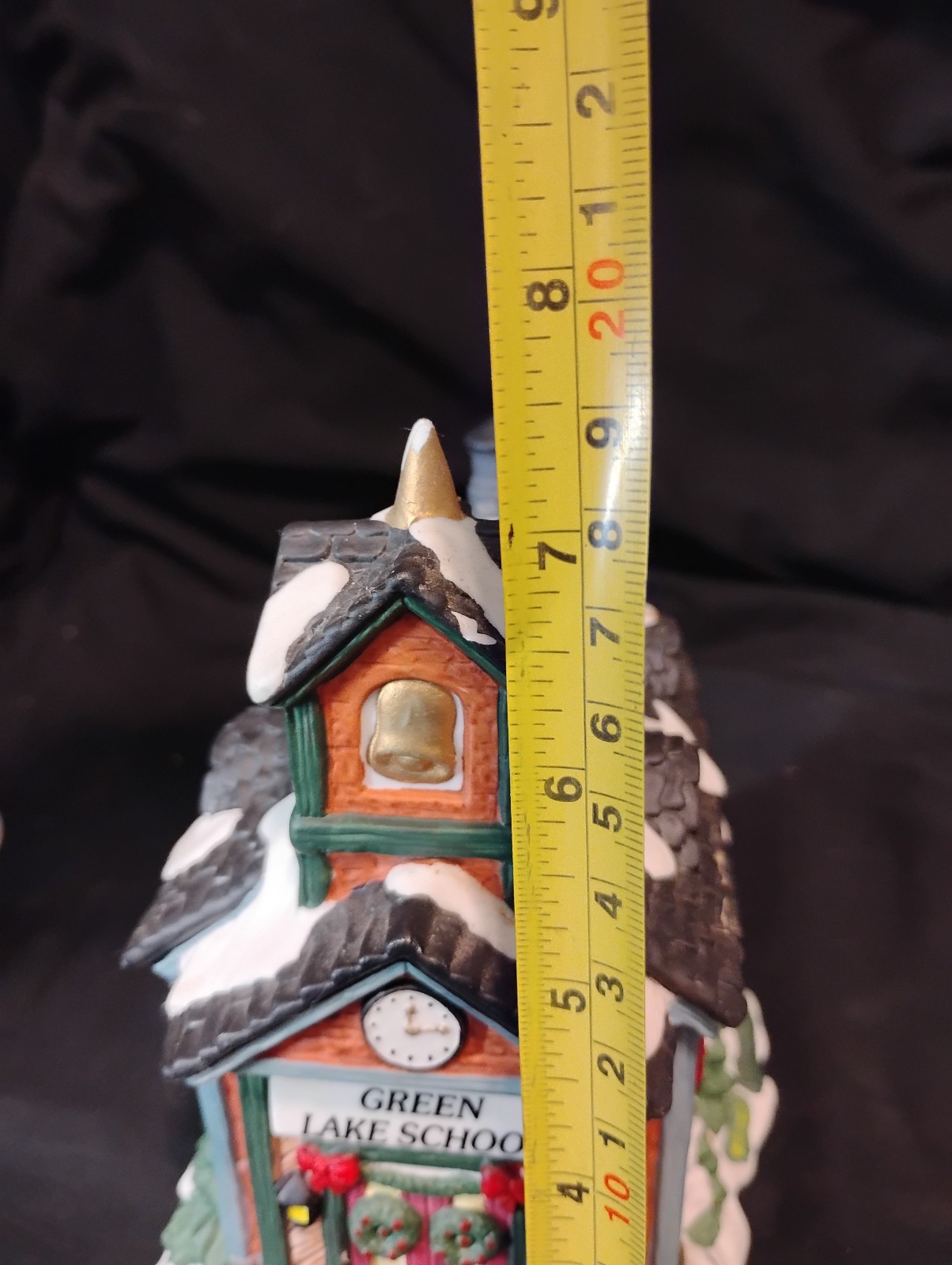 Grandeur Noel Ceramic Christmas Village Green Lake School No Box W/Light