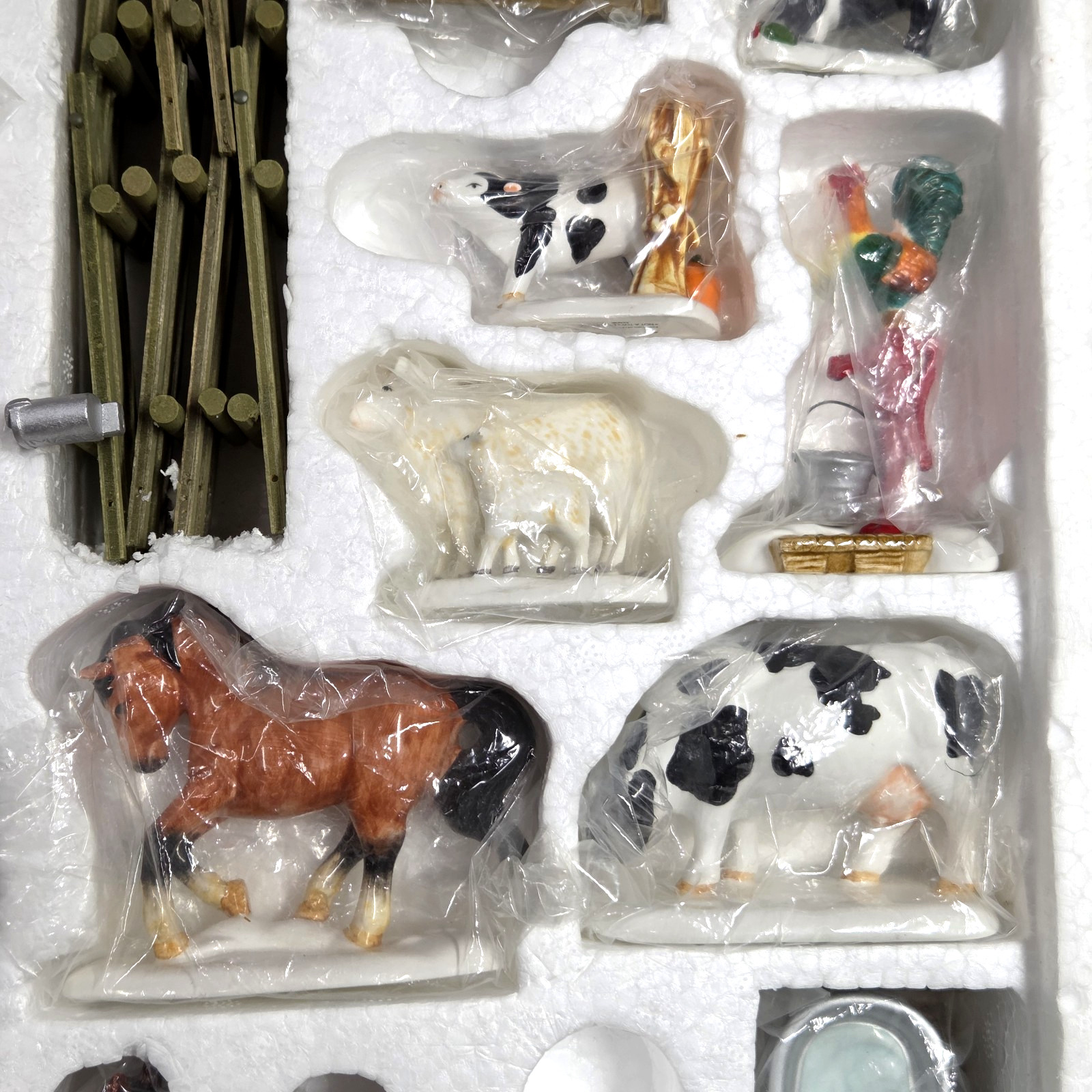 Dept 56 Farm Accessory Set 35 Piece Snow Village #54931 Retired Complete!