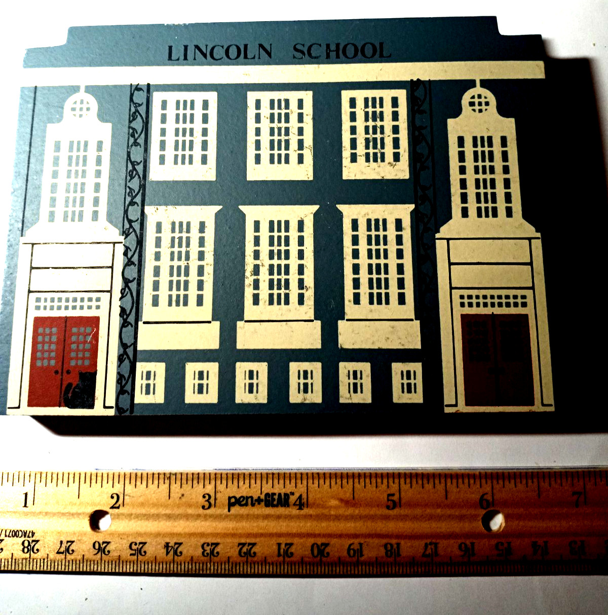 Vintage The Cat’s Meow Lincoln School-Series VI 1993 shelf sitter