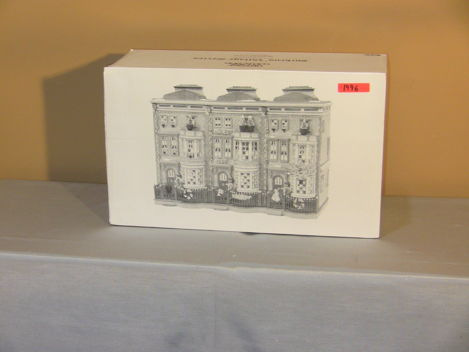 Dept 56 Dickens Village Series Mulberrie Court Brownstones #58345