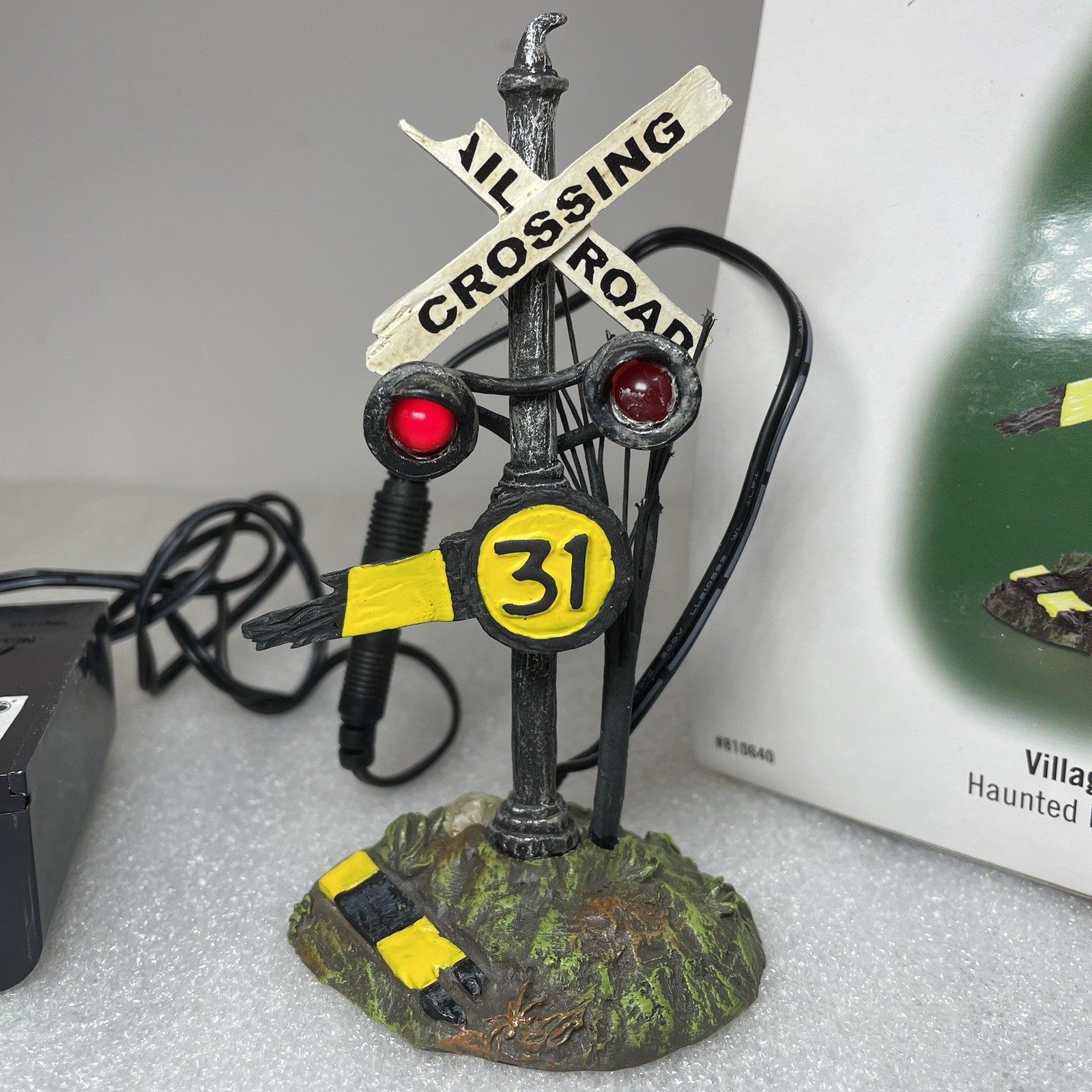 Dept 56 Halloween Village Haunted Rails Crossing Sign – Trains #810640 MIB