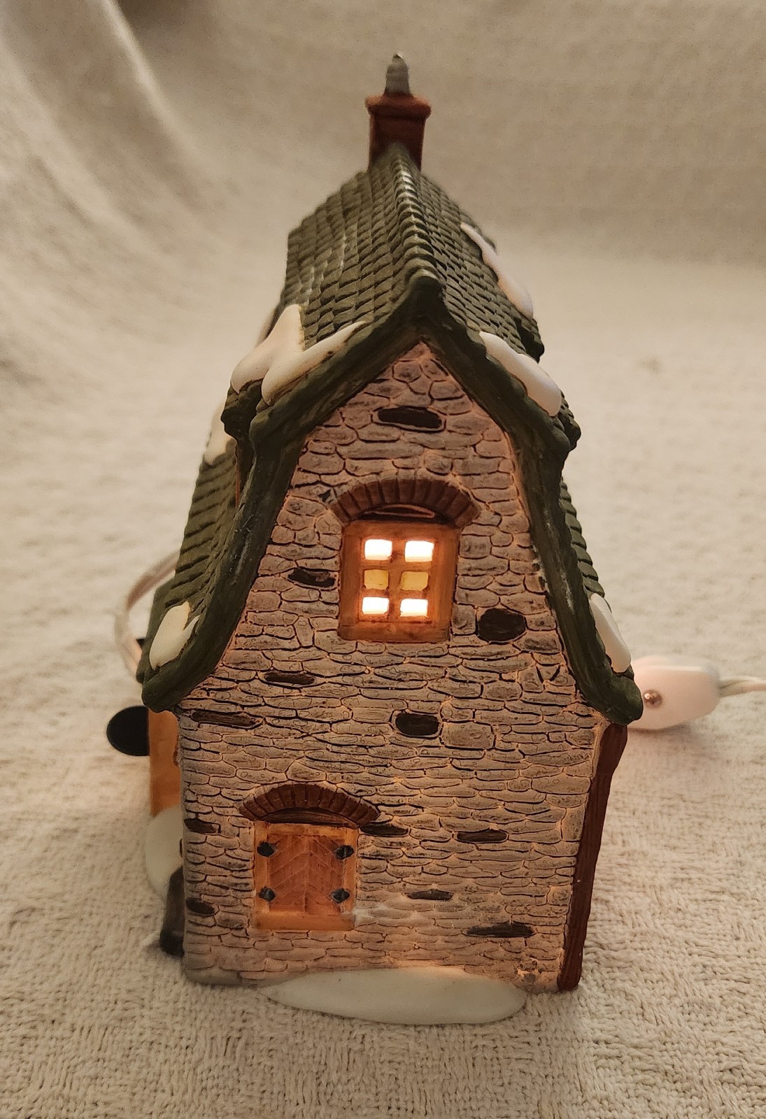 Department 56 Christmas Village Dickens’ Series White Horse Bakery With Box