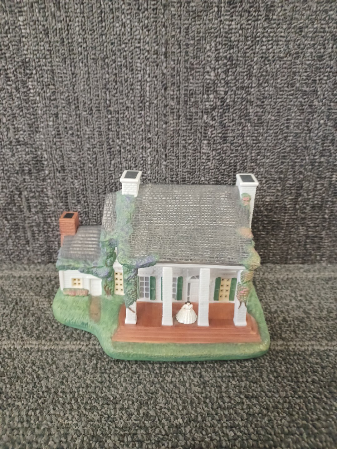 Hawthorne Village Gone With The Wind “Tara” House With Light