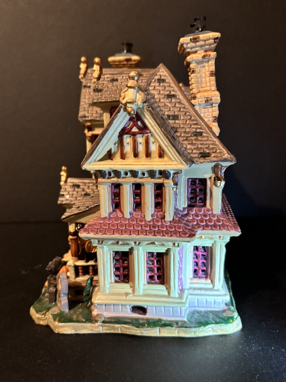 Lemax Spooky Town “Trick Or Treaters’ Haven” Porcelain Lighted House 2004