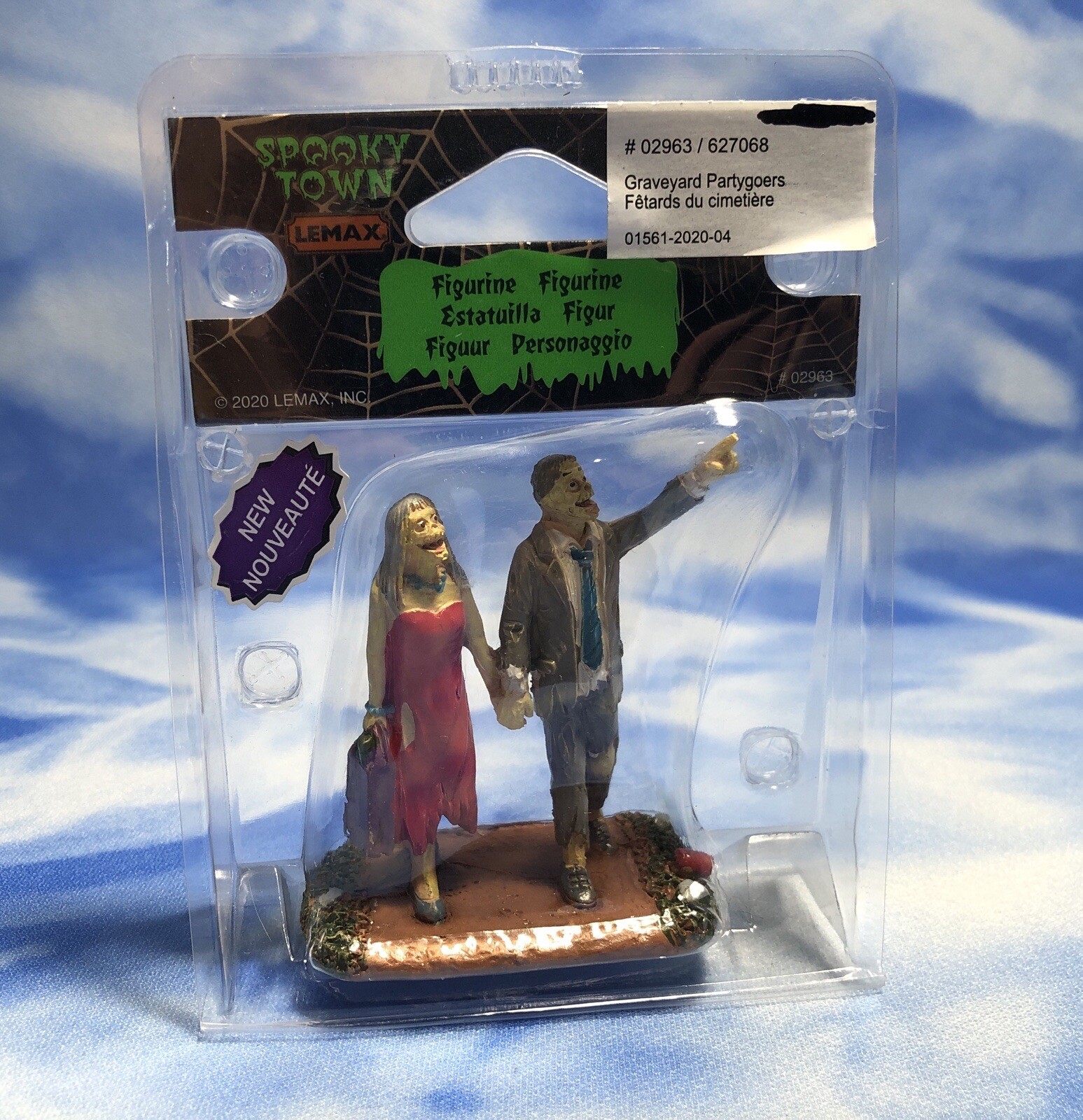 NEW 2020 Lemax Spooky Town Accessory “Graveyard Partygoers” Zombies #02963 NIP