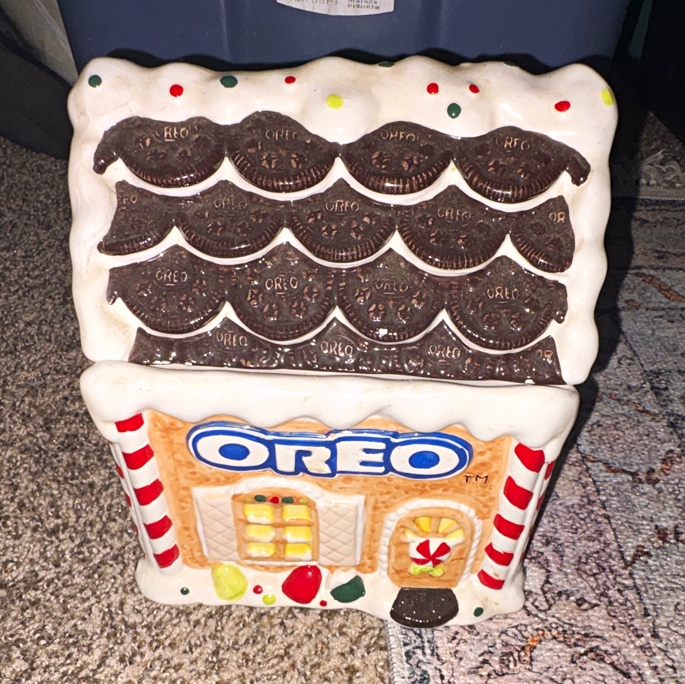 Oreo Christmas Village Ceramic Gingerbread House Decor 2001 3D Effect cookie jar