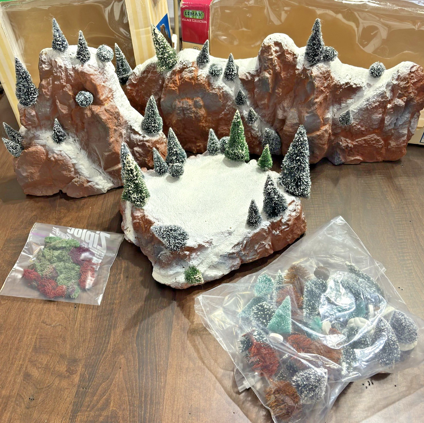 3 Lot Set LEMAX Village Large Mountain Landscape Scene platform Xtra Trees Moss