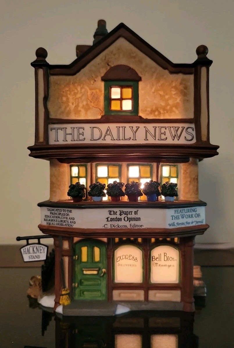 Dept 56 Dickens Village 2002 “THE DAILY NEWS” #56.58513 Retired EUC