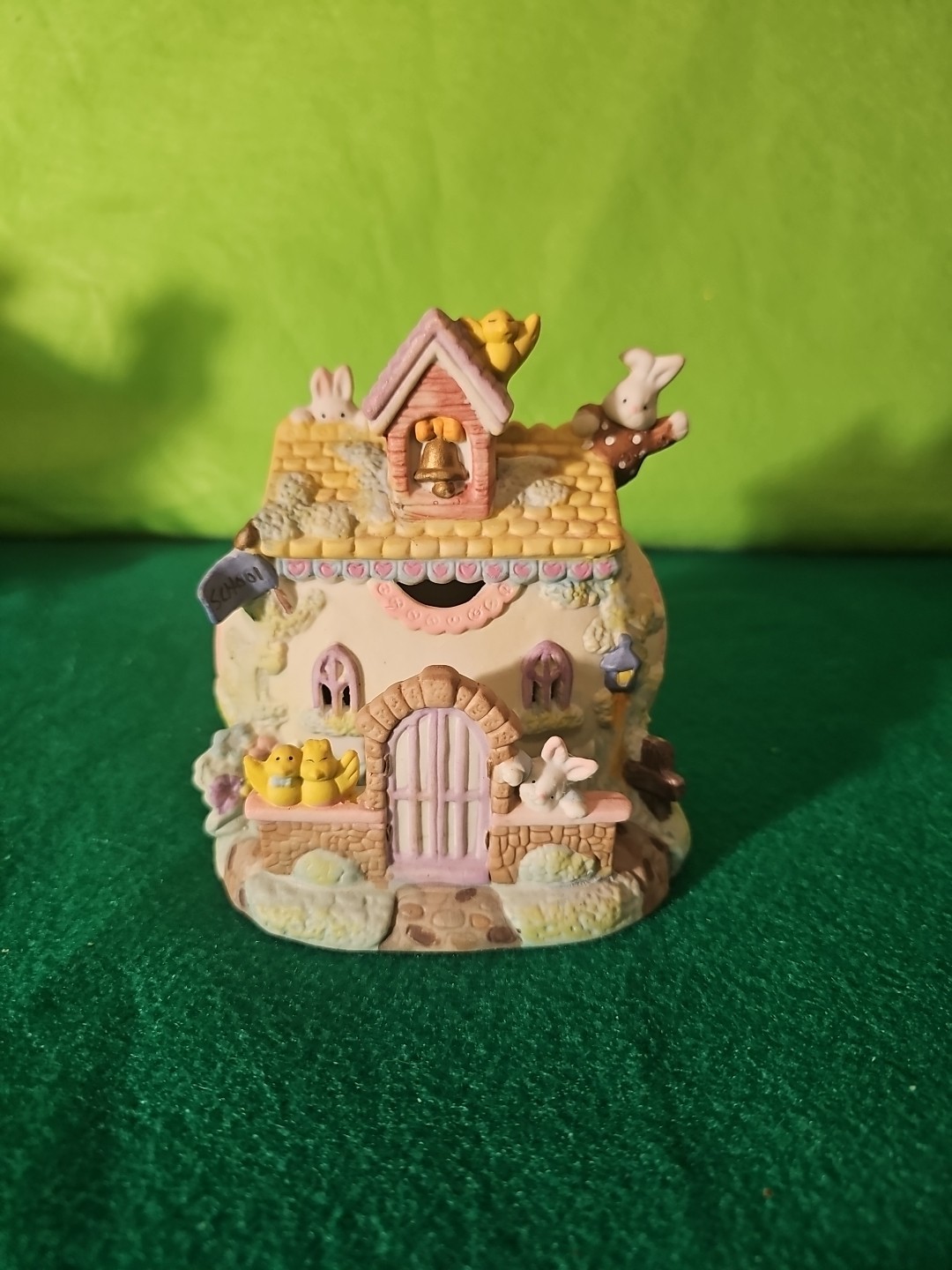 Vintage Lot Of 4 Easter Village Houses.