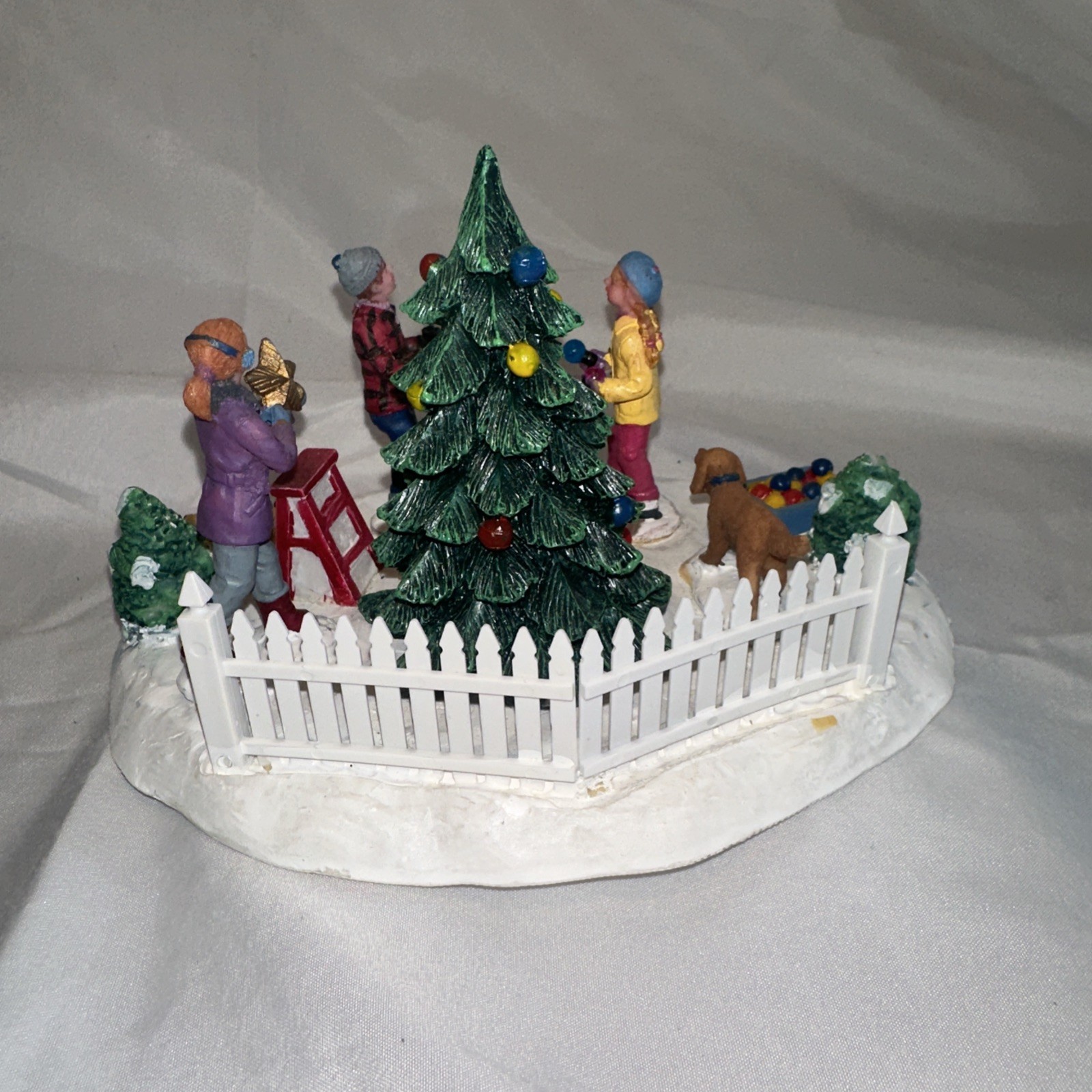 Lemax Christmas Scene- Christmas Tree Trimming Decoration