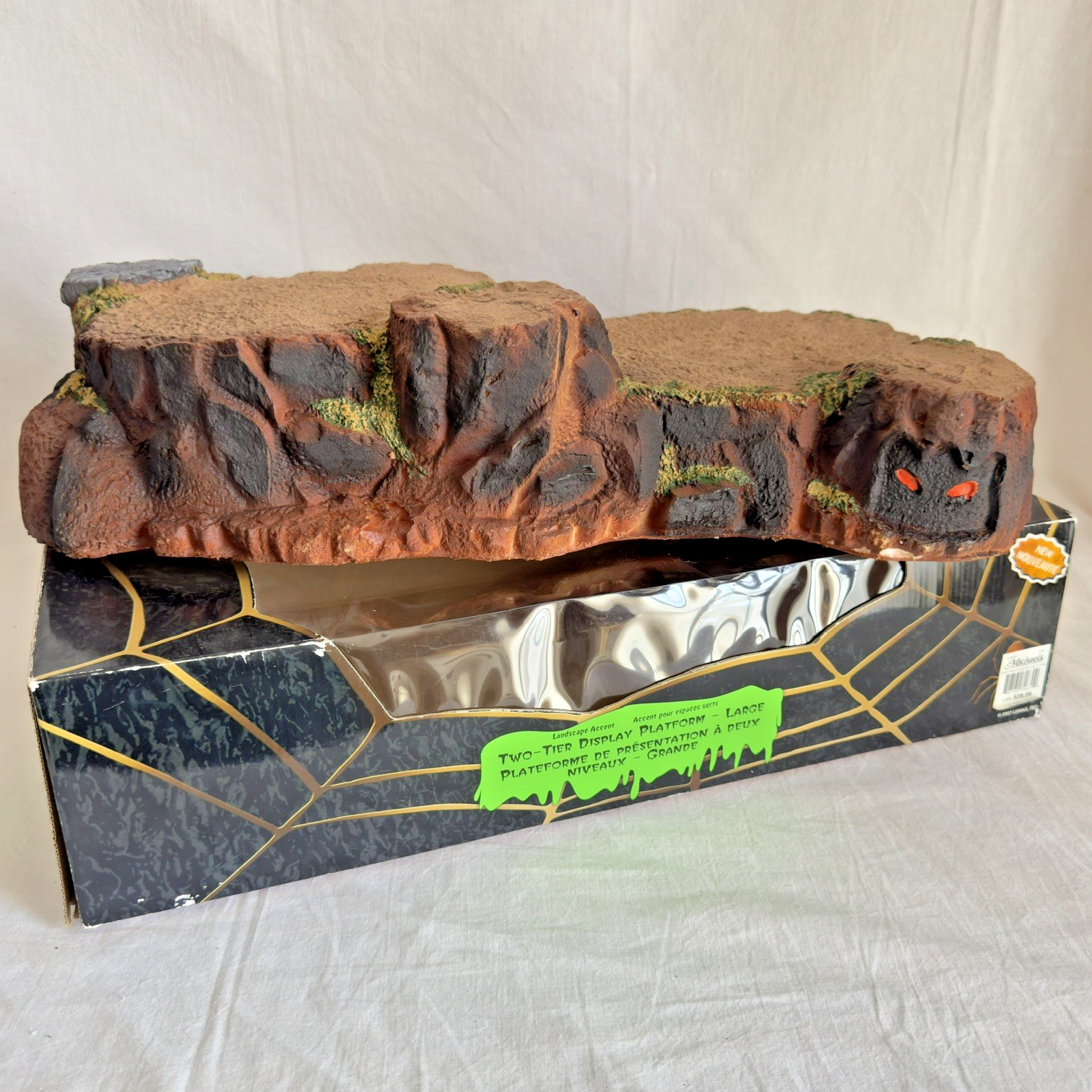 LEMAX Spooky Town “TWO-TIER DISPLAY PLATFORM” Large LANDSCAPE Accent #419047 NOS