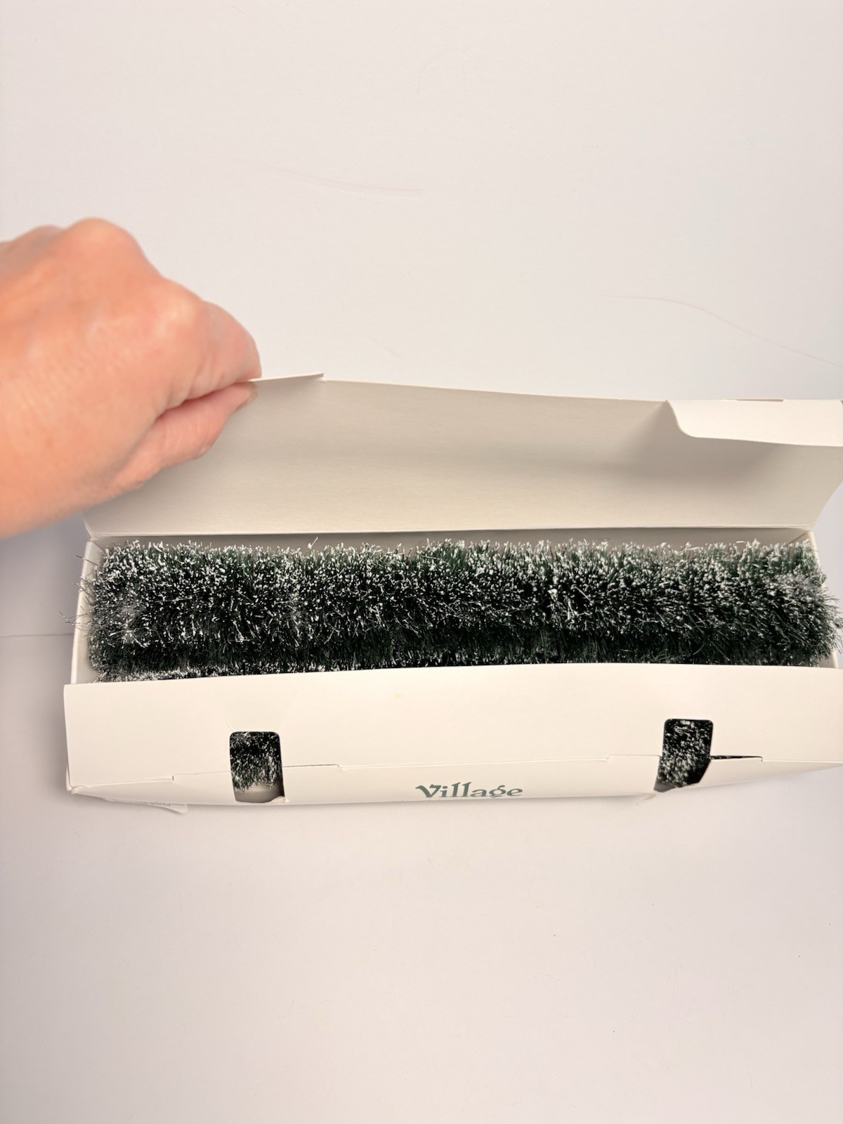Dept 56 Village Accessory – Flexible Sisal Hedge 1″ – Set of 3 – New in box
