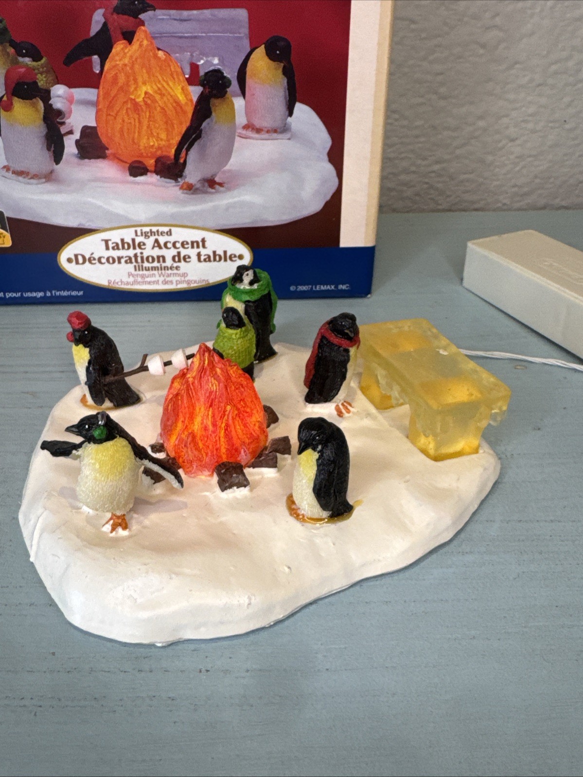 Lemax Village Collection Penguin Warmup Table Accent Light Up w Box Tested