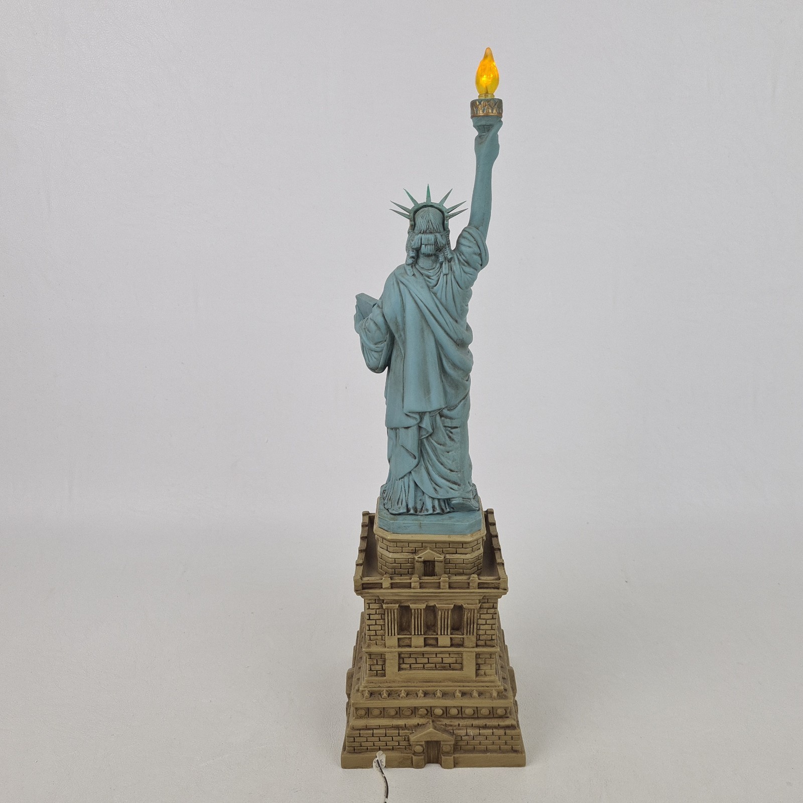 🚨 Department 56 “Statue Of Liberty” 57708 American Pride Porcelain Building