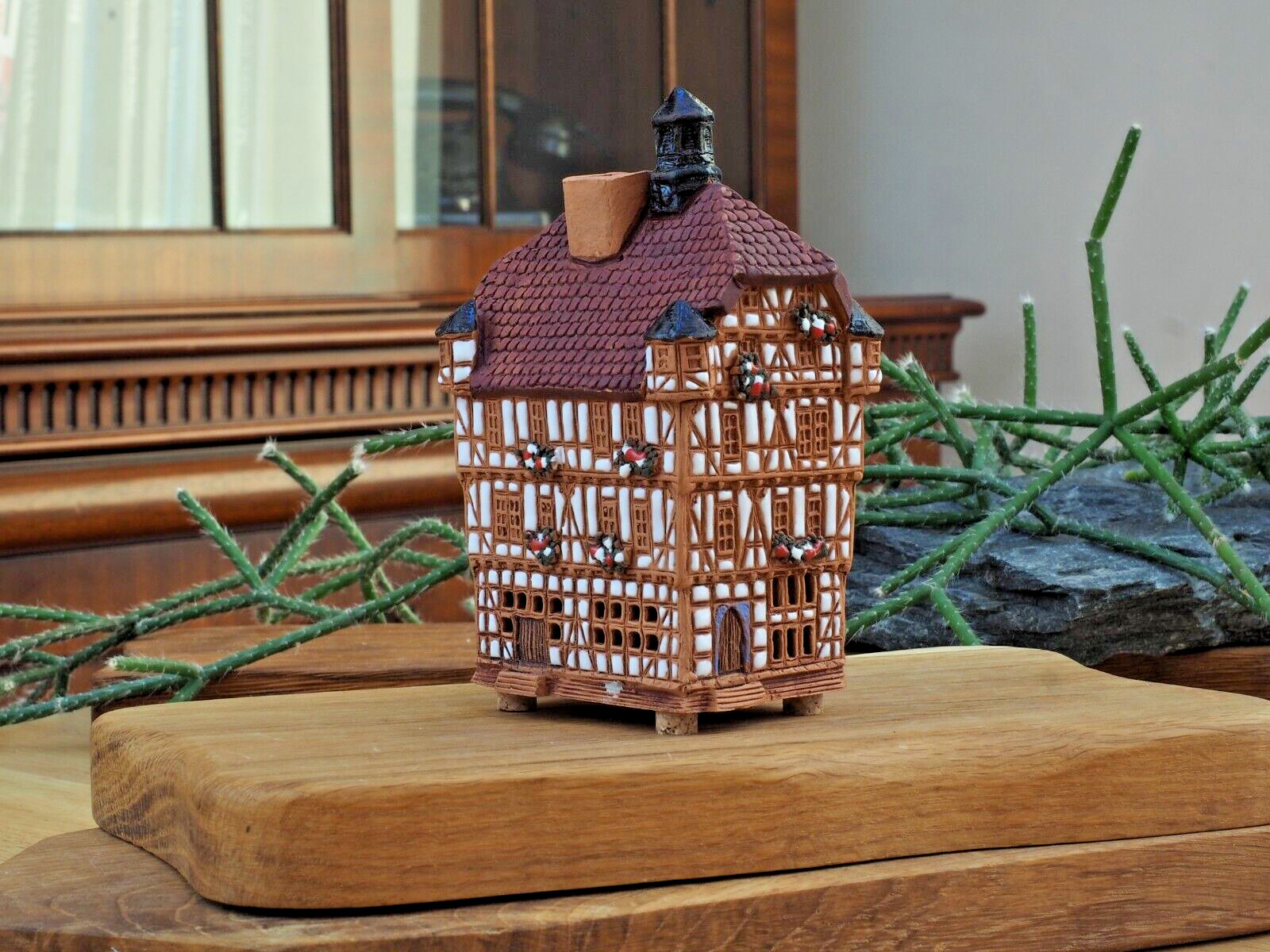 Ceramic Miniature House Cone Incense Holder Melsungen Town Hall 11 cm © Midene