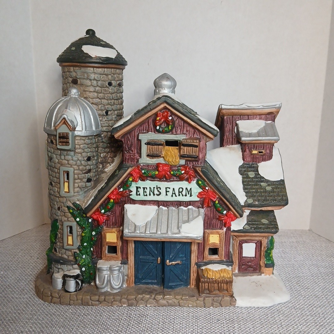 Country Charm “EEN’S FARM” Lighted Ceramic Christmas Barn