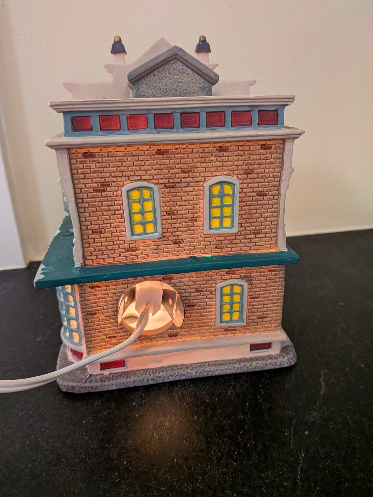 Lighted Lemax Coventry Cove hardware store