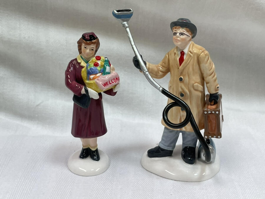 DOOR TO DOOR SALES 2001 Dept 56 Snow Village Accessory 56.55139 Mint Condition