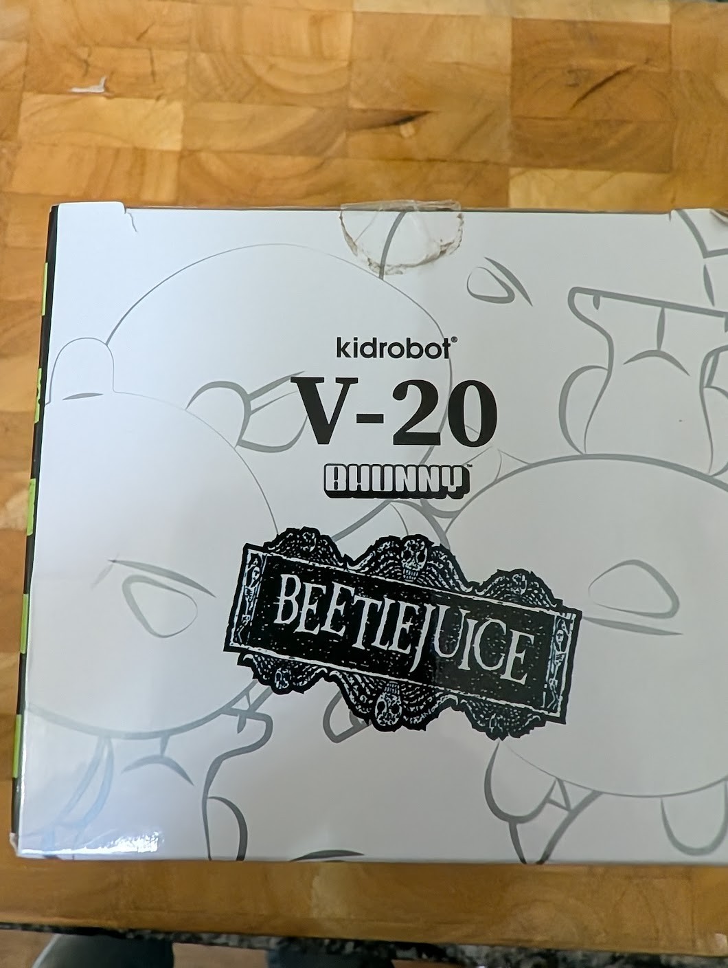 Kidrobot – Beetlejuice Bhunny 4 inch Vinyl Figure V20