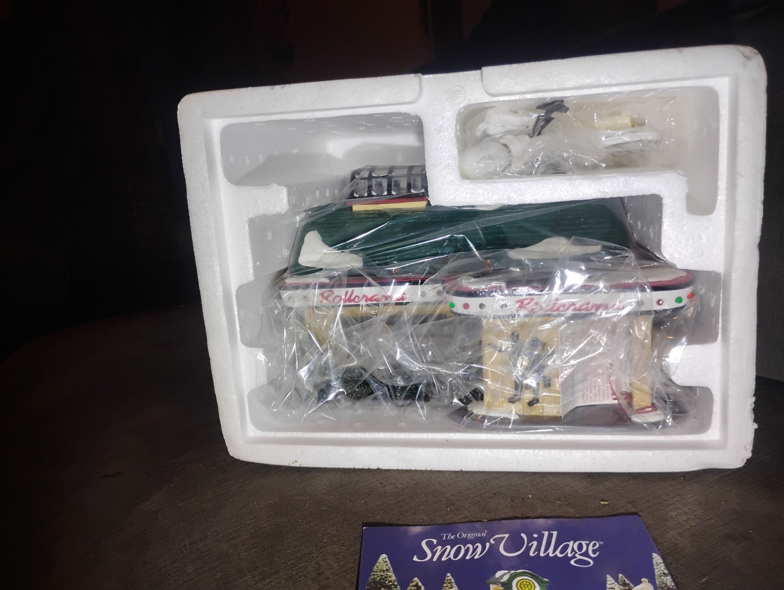 Department 56 Snow Village Rollerama Roller Rink Ceramic Hand Painted Boxed