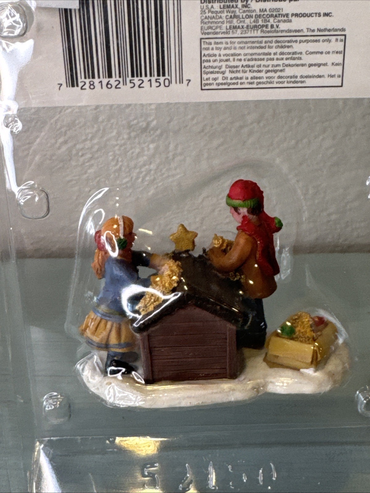 Lemax – Decorate The Dog House – Figurine in Packaging Christmas Village